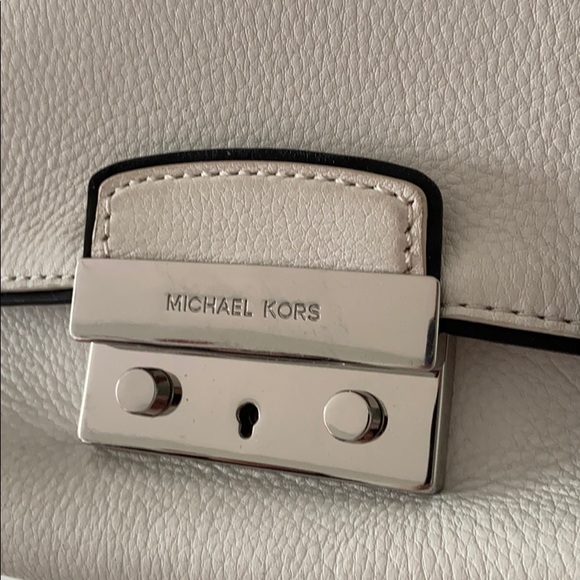 Michael Kors Handbag - Picture 2 of 8